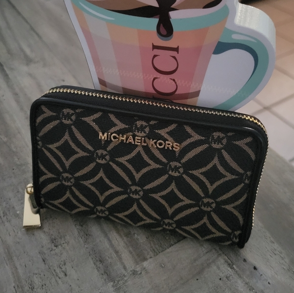 Michael Kors Logo Jacquard Wallet NWT - Picture 4 of 5